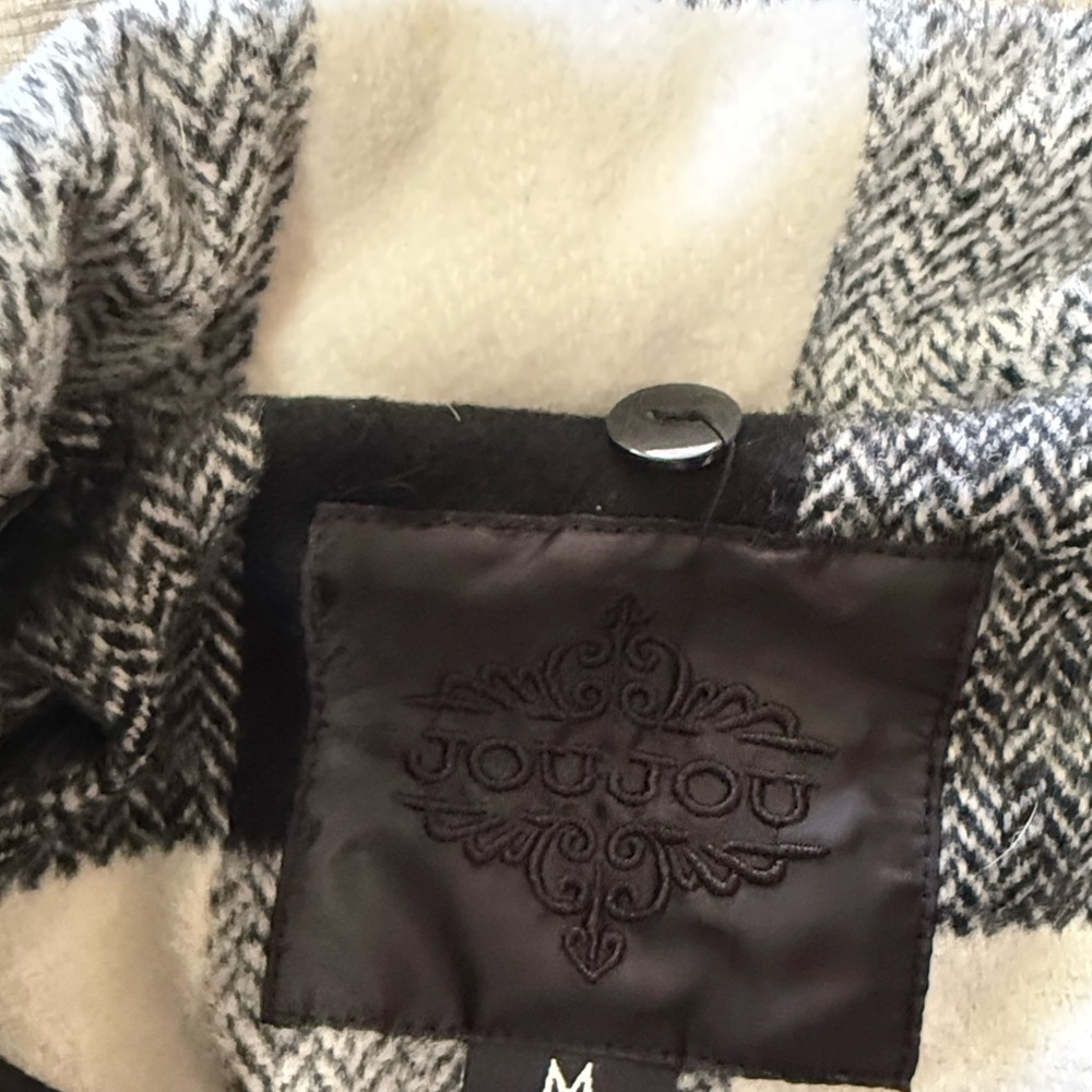 JouJou black and White Plaid Winter Coat w/ Belted Waist, lined. Size Medium - Picture 5 of 11